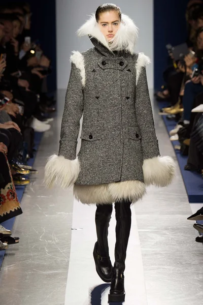 Look 25